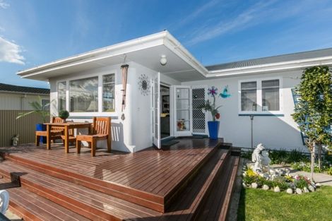 Photo of property in 9a Cornwall Road, Taradale, Napier, 4112