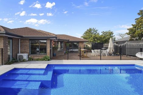 Photo of property in 28 Madison Street, Cambridge, 3434