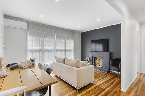 Photo of property in 1/60 Hillcrest Avenue, Hillcrest, Auckland, 0627