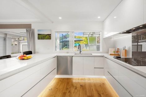 Photo of property in 43 Gloria Avenue, Te Atatu Peninsula, Auckland, 0610