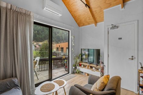 Photo of property in The Alex Apartments, 26/135a Hallenstein Street, Queenstown, 9300