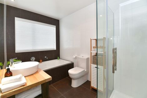 Photo of property in 18 Flavell Drive, Orewa, 0931