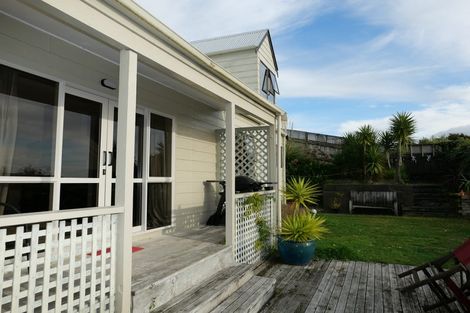 Photo of property in 67 Kotare Street, Waikanae, 5036
