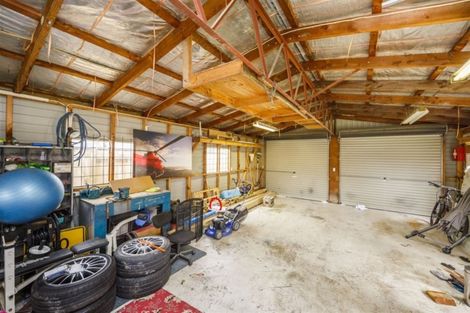 Photo of property in 61 Hillcrest Drive, Kelvin Grove, Palmerston North, 4414