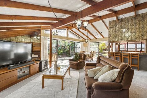 Photo of property in 55 Blakeborough Drive, Forrest Hill, Auckland, 0620