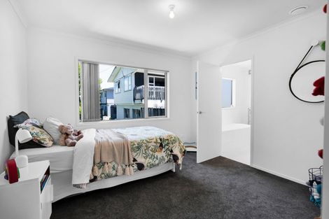 Photo of property in 82 Awanui Street, Merrilands, New Plymouth, 4312