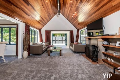 Photo of property in 17a Simla Crescent, Khandallah, Wellington, 6035