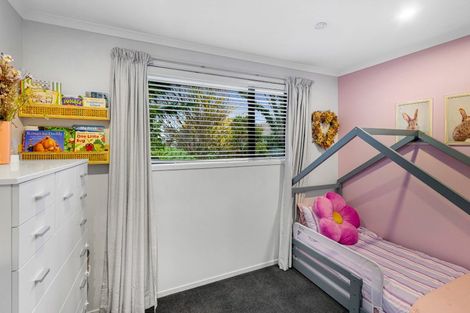Photo of property in 12 Binstead Place, Avondale, Christchurch, 8061