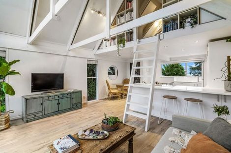 Photo of property in 1/7 Beach Haven Road, Beach Haven, Auckland, 0626