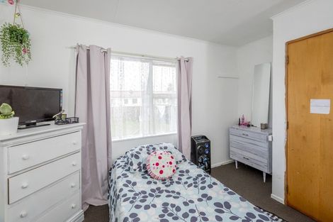Photo of property in 30 Strathmore Avenue, Levin, 5510