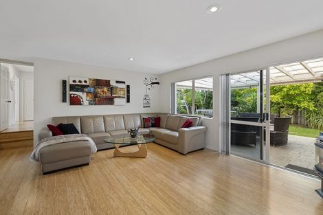 Photo of property in 3 Rifleman Rise, Unsworth Heights, Auckland, 0632