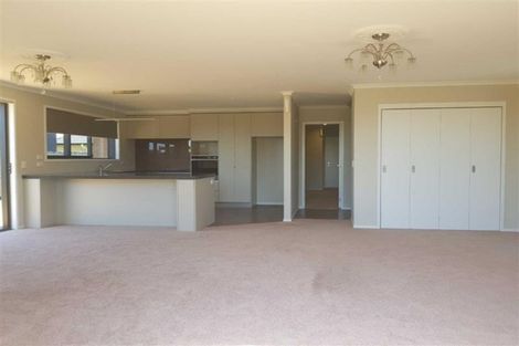 Photo of property in 18 Keene Drive, Bell Block, New Plymouth, 4312