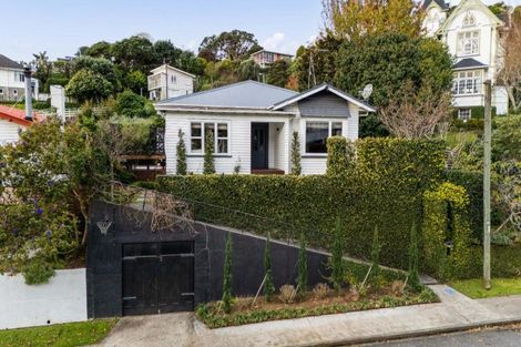 Photo of property in 15 Bracken Street, New Plymouth, 4310