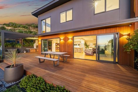 Photo of property in 13 Manapouri Lane, Aotea, Porirua, 5024