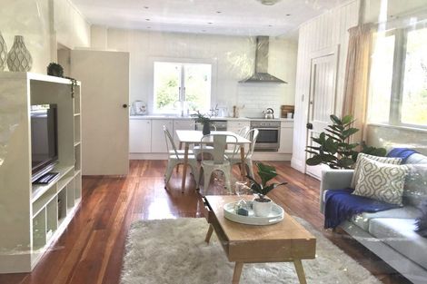 Photo of property in 36 Northland Road, Northland, Wellington, 6012