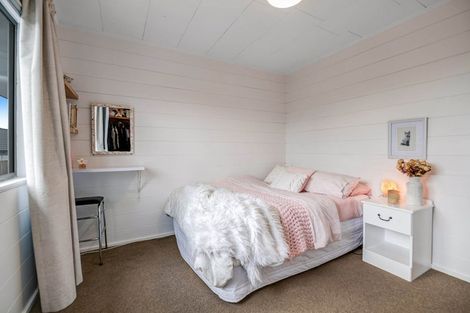 Photo of property in 18 Hinemoa Place, Snells Beach, 0920