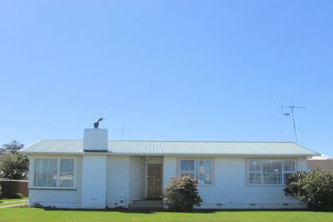 Photo of property in 7 Mark Perreau Place, Foxton, 4814