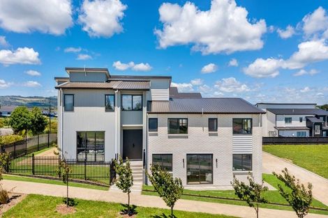 Photo of property in 14 Parkmore Drive, Rosehill, 2113