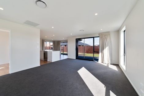 Photo of property in 7 Mccahon Drive, Rangiora, 7400