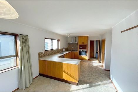 Photo of property in 2/32 Bevyn Street, Castor Bay, Auckland, 0620