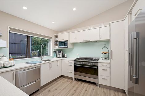 Photo of property in 77 San Marino Drive West, Henderson, Auckland, 0612
