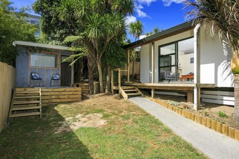 Photo of property in 33 Helleur Road, Massey, Auckland, 0614