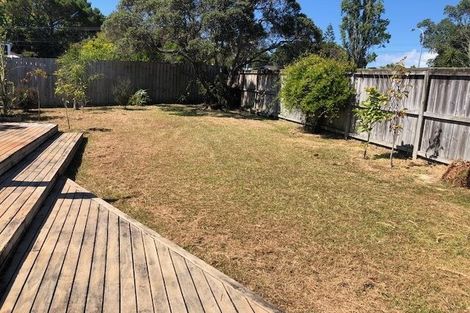 Photo of property in 4 La Rosa Street, Green Bay, Auckland, 0604