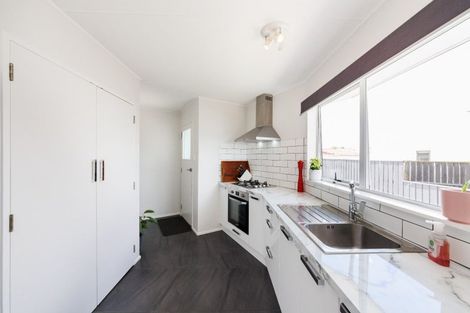 Photo of property in 3 Forbes Place, Kelvin Grove, Palmerston North, 4414