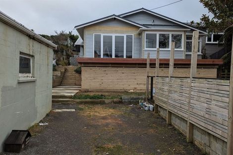 Photo of property in 10 Burrows Avenue, Karori, Wellington, 6012