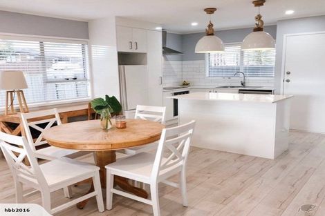 Photo of property in 3 Rapaki Place, Te Atatu Peninsula, Auckland, 0610