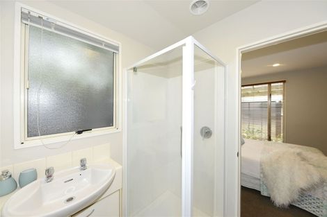 Photo of property in 30 Oakford Close, Riccarton, Christchurch, 8011