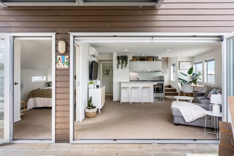 Photo of property in 306 Ocean Road, Whangamata, 3620