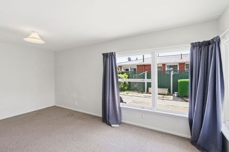 Photo of property in 15 Wychwood Crescent, Bishopdale, Christchurch, 8053