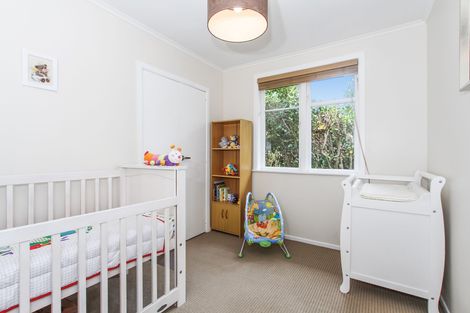 Photo of property in 10 Stottholm Road, Titirangi, Auckland, 0604