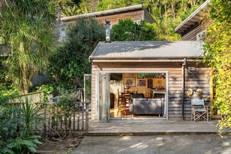 Photo of property in 122a Oratia Place, Onemana, Whangamata, 3691