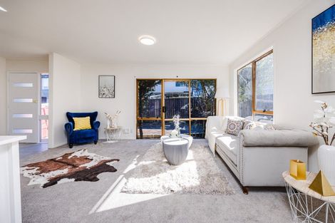 Photo of property in 43 Catkin Crescent, Papatoetoe, Auckland, 2025