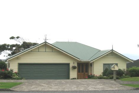 Photo of property in 42 Kakariki Grove, Waikanae, 5036