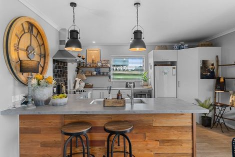 Photo of property in 1 Snapper Street, Baylys Beach, Dargaville, 0377