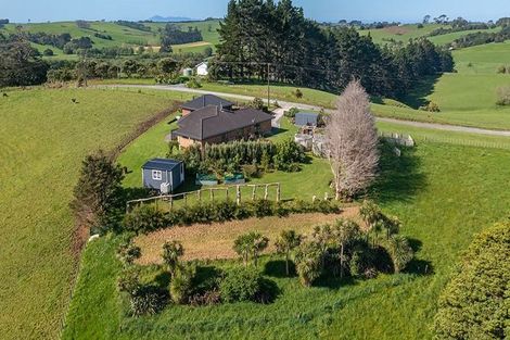 Photo of property in 52 Fishlock Road, Te Arai, Wellsford, 0974