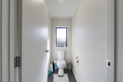 Photo of property in 35 Whitney Place, Rototuna North, Hamilton, 3210