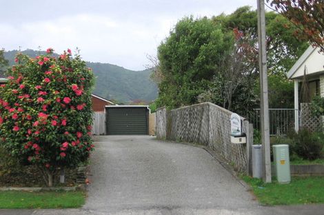 Photo of property in 8 Hurworth Grove, Waikanae, 5036