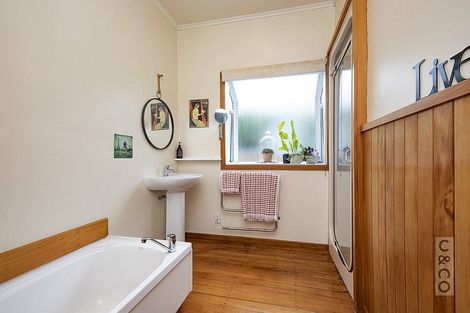 Photo of property in 7 Taupaki Road, Taupaki, Henderson, 0782