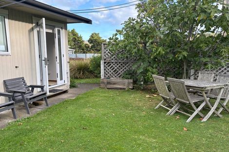 Photo of property in 1/2 Ruataniwha Street, Waipawa, 4210
