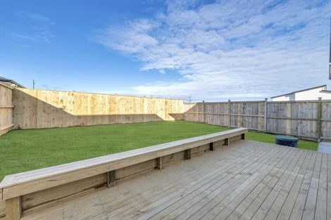 Photo of property in 7 Woven Place, Karaka, 2113