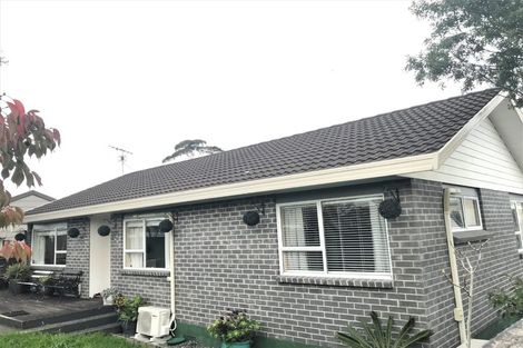 Photo of property in 25 Meadowvale Rise, Titirangi, Auckland, 0604