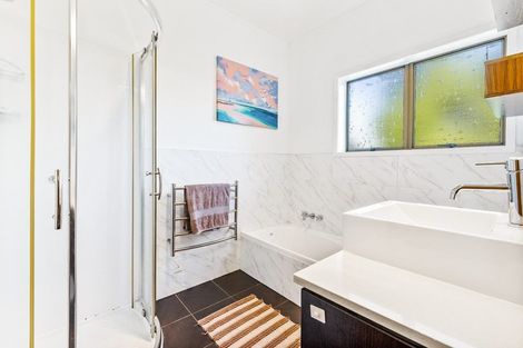 Photo of property in 8 Penton Road, Stanmore Bay, Whangaparaoa, 0932