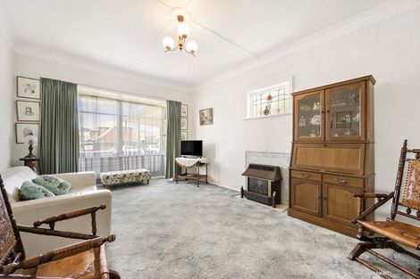 Photo of property in 104 Apu Crescent, Lyall Bay, Wellington, 6022