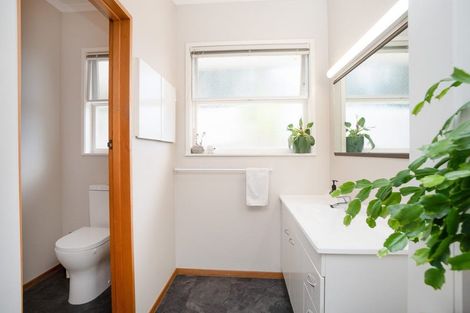 Photo of property in 8 Perth Place, Awapuni, Palmerston North, 4412