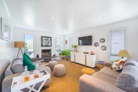 Photo of property in 27 Norfolk Drive, Cambridge, 3434