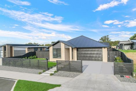 Photo of property in 4 Orawahi Road, Glenbrook, 2681